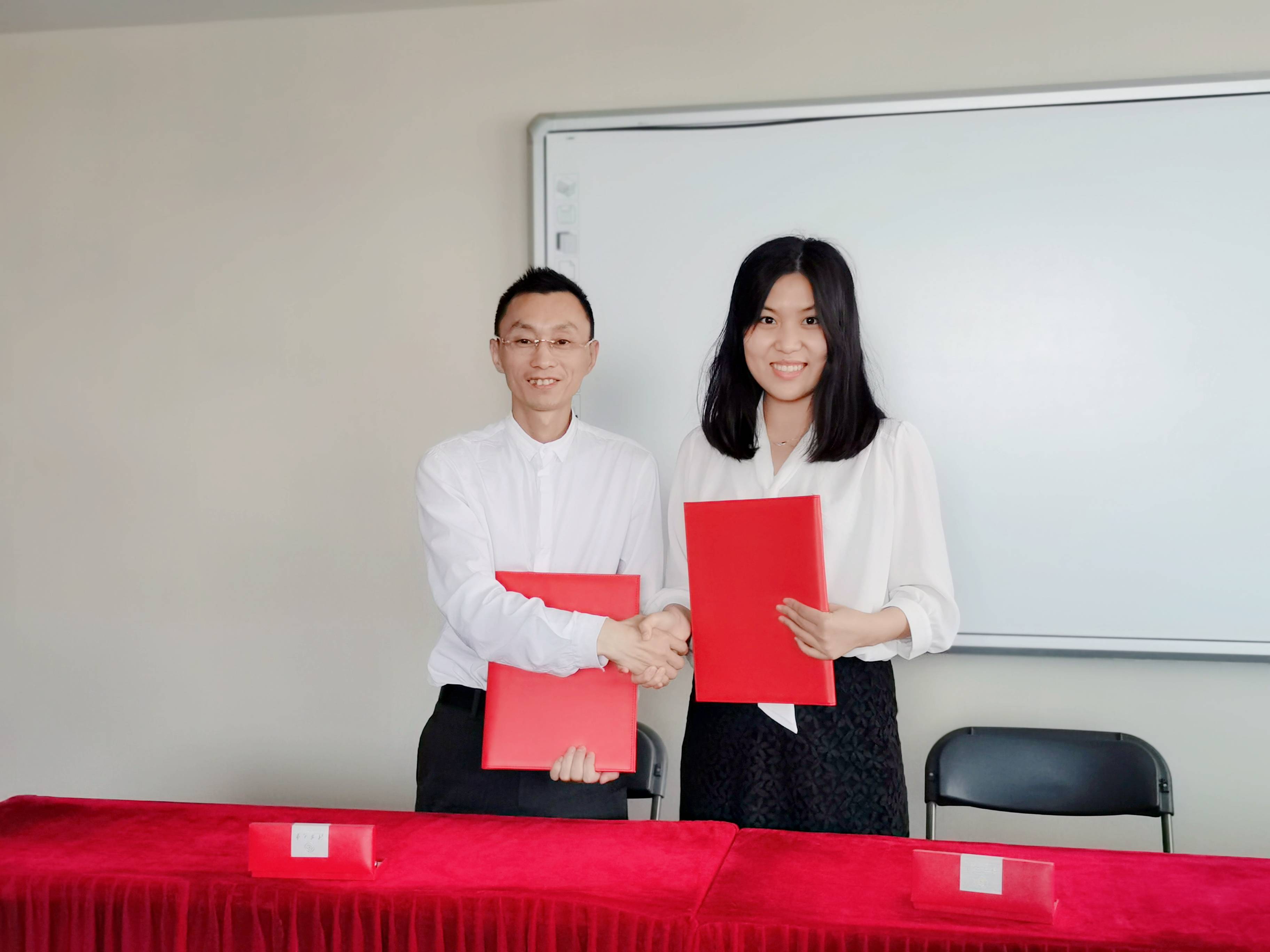 北京燕园思达教育集团第一批期权赠送暨合伙人升级签约仪式圆满成功