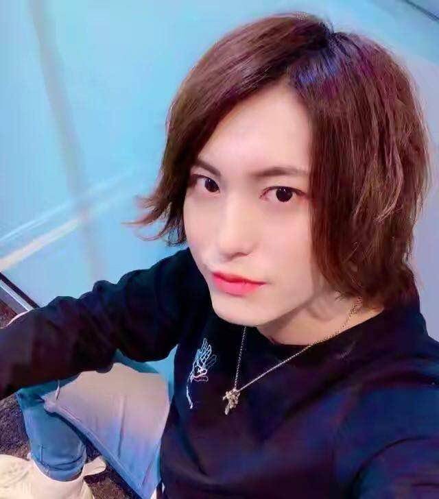 生驹卓也,26岁,日本国籍,他的工作是"职业男友",每个月的工作时间大概