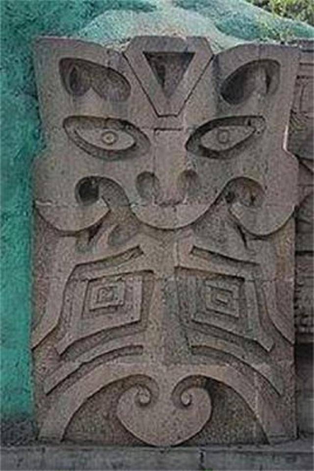 除了挡箭矢,盾牌也是可以抵抗别人刺过来的长枪和矛,有时候军队里排兵