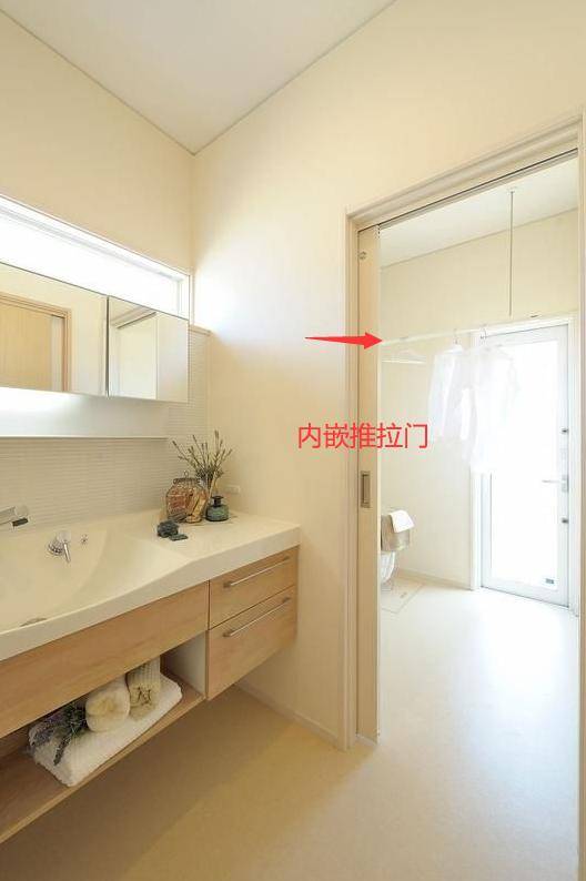 越来越流行的卫生间"隐形门",不占地还易清洁,邻居们都说实用
