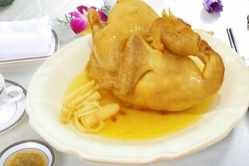 原创广东厨师教你做当归蒸鸡,步骤清晰,方法简单,鲜香滑嫩又黄亮