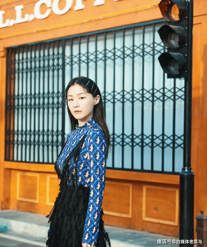 原创金靖李佳琦再次合体,金靖直播翻车,网友暖心呼吁:不会转发截图