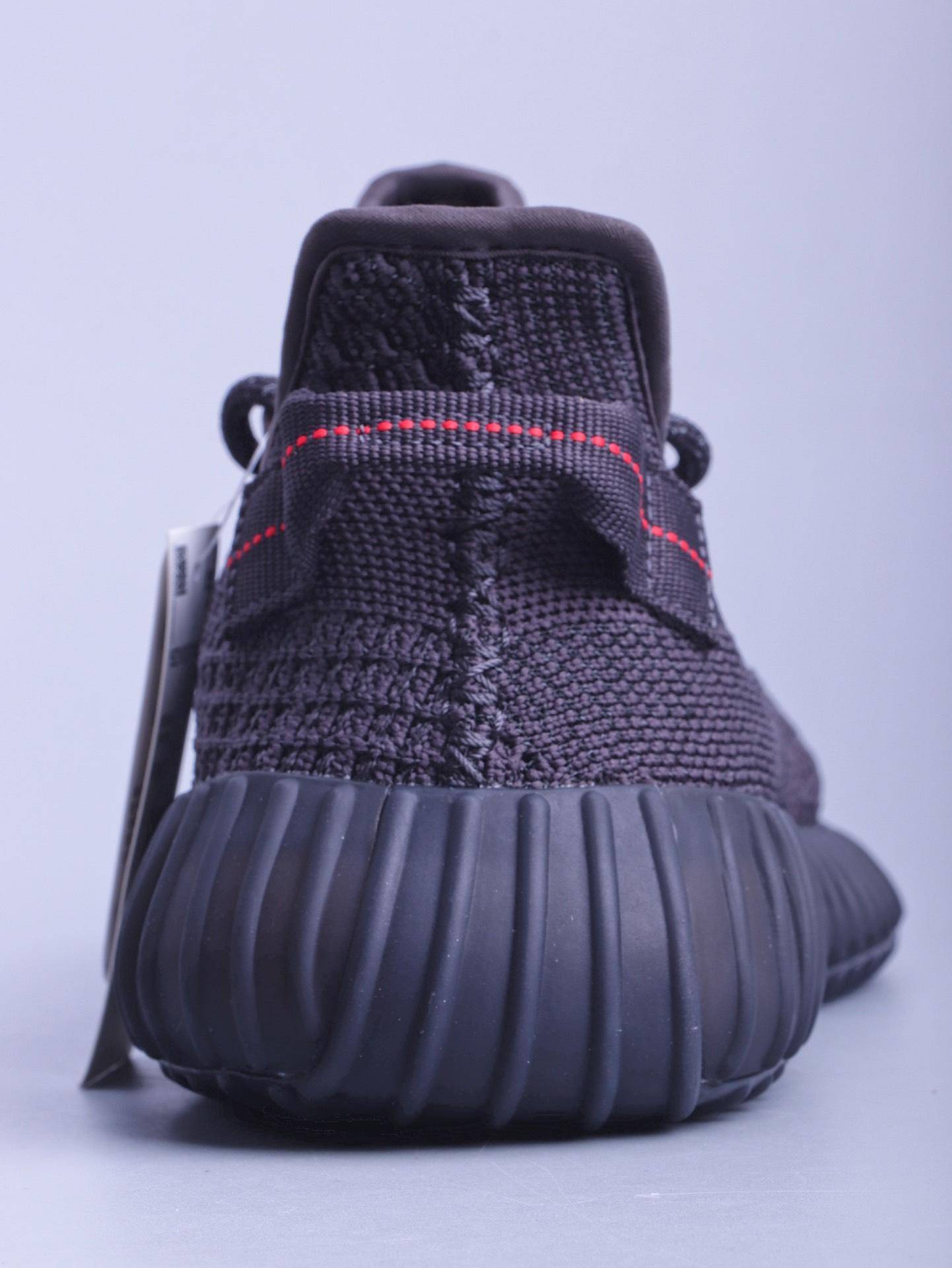 美鞋欣赏:yeezy boost 350 v2 "黑满天星"_椰子