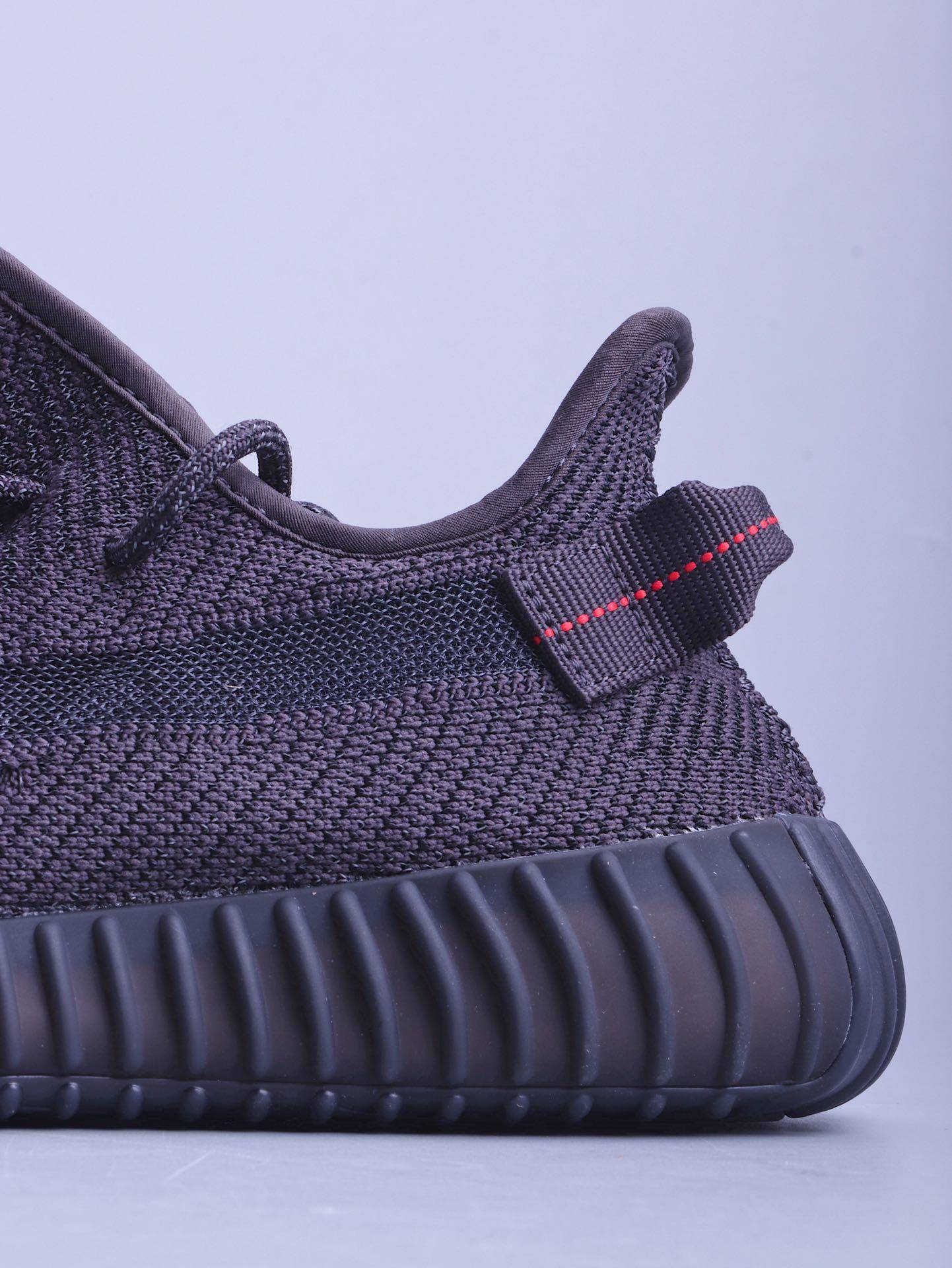 美鞋欣赏:yeezy boost 350 v2 "黑满天星"_椰子