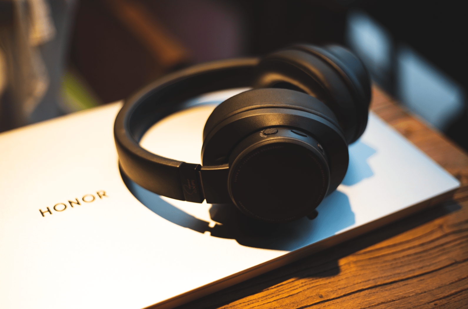 如何让听感得到全息环绕式的升华?试试创新sxfi air声晰飞耳机