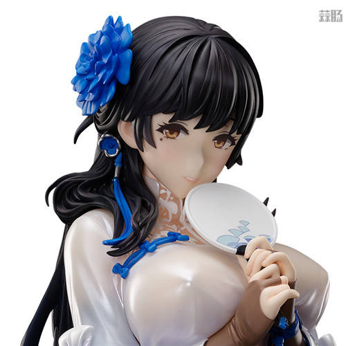 freeing推出《少女前线》玉玲珑版95式1/4手办