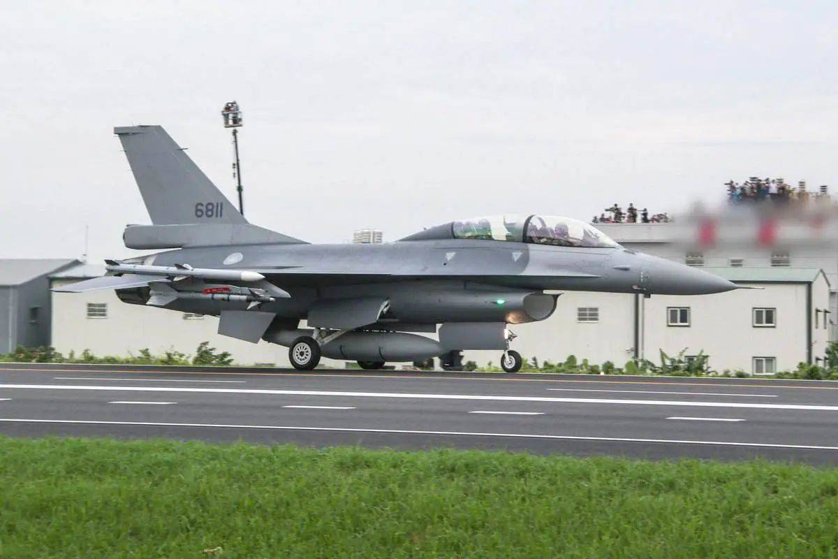 原创中国单发战机的王者,搭载超远程空距导弹,机动能力甚至超过f16v