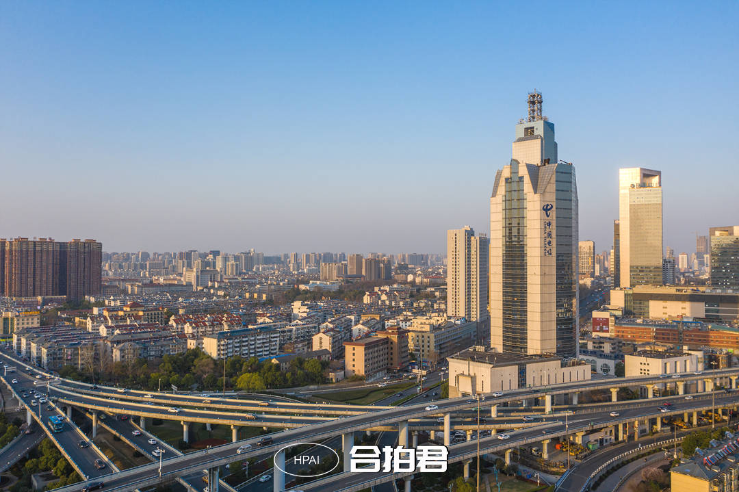 1/ 12 五里墩立交桥,自建成后,就成为了合肥市区最为重要的城市交通大