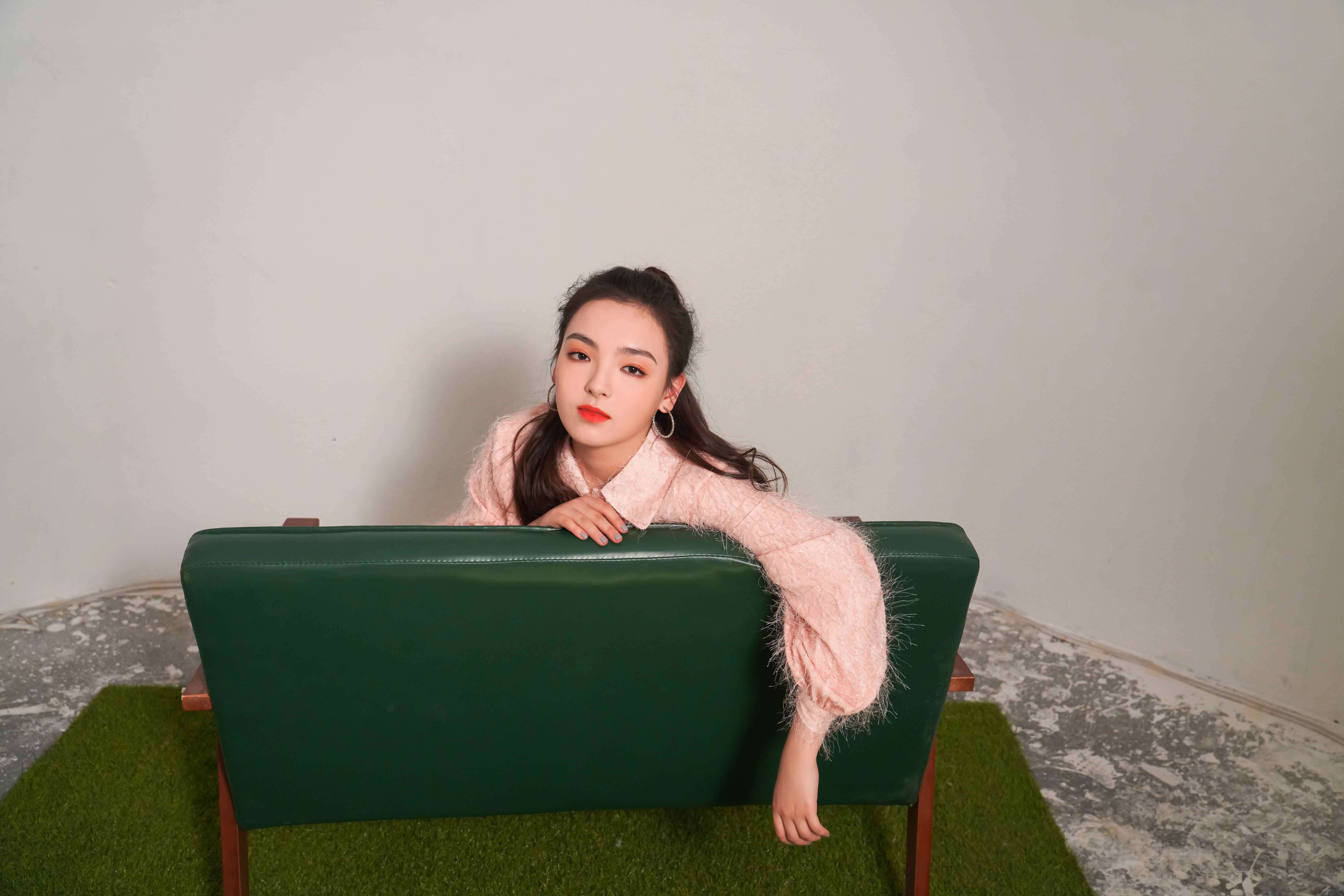 爱新觉罗媚首张创作epmei上线优美旋律演绎青春故事