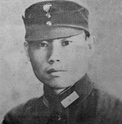 淞沪抗战爆发后,他的父亲刚去世,他穿着孝服就奔赴前线_王敬久