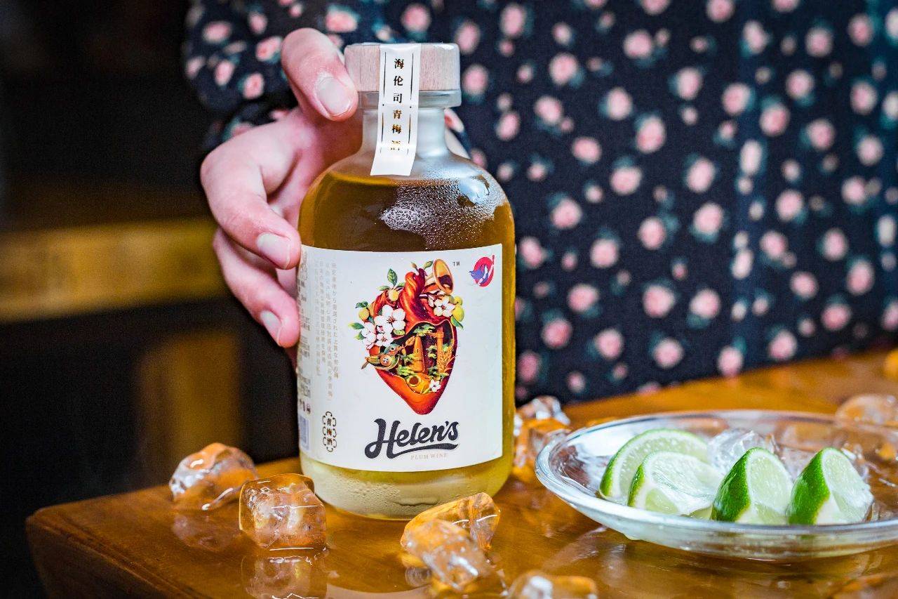 口味颜值俱佳的洋酒在helens这里也能喝到:海伦司青梅酒,野格/皇冠