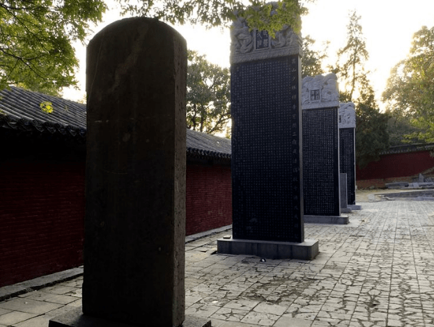 依山而建少林寺,僧救唐王传