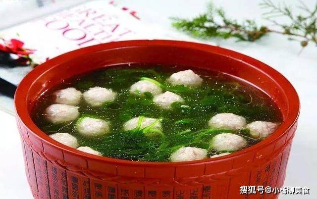 氽猪肉丸子青菜