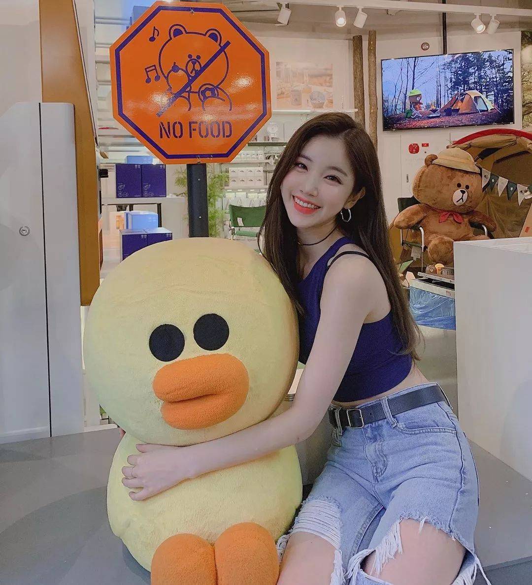 韩国又火了一个"百大"女dj,实力与美貌并存,外形就像个小狐狸