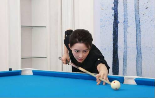 原创潘晓婷身材有多好?当看到她跳舞的那一刻,感觉恋爱了!