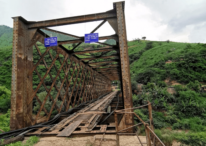 小龍潭法國鐵路橋