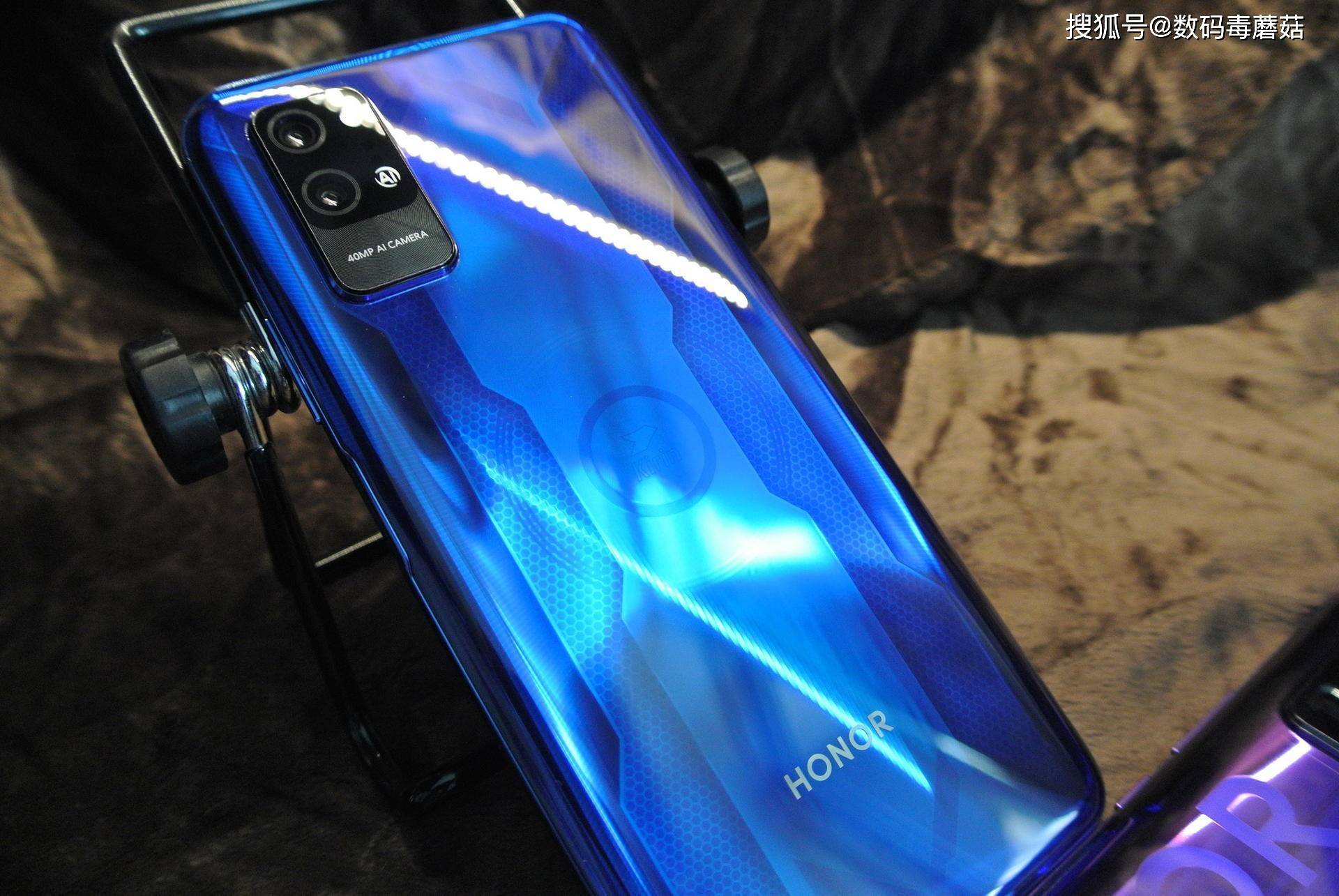 有趣会玩精准打击荣耀play4pro拆箱小测