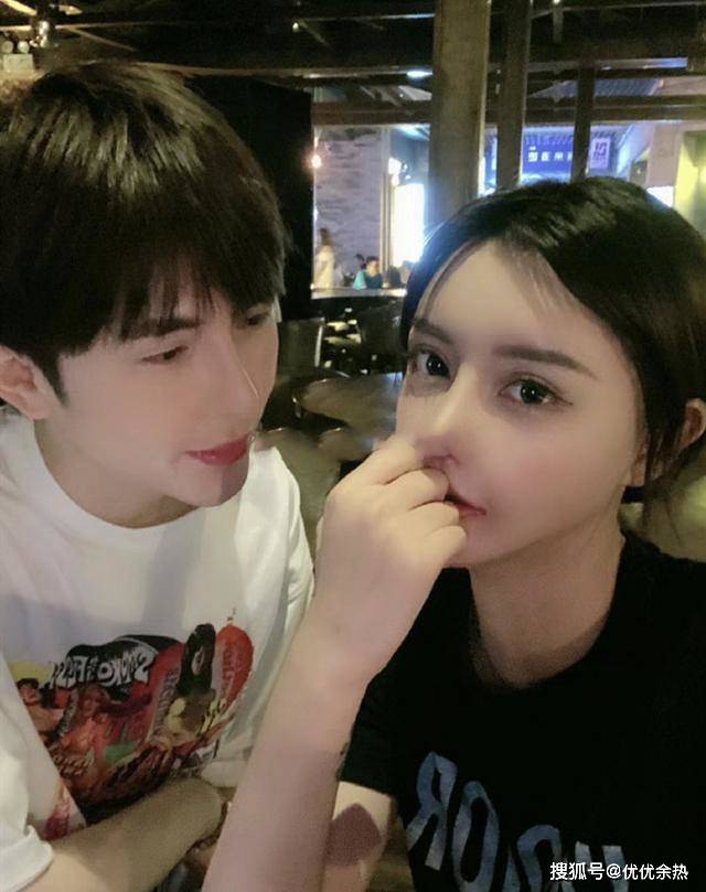 网红韩安冉复婚后被老公手撕劈腿,韩安冉深夜反击怒怼小猪出轨