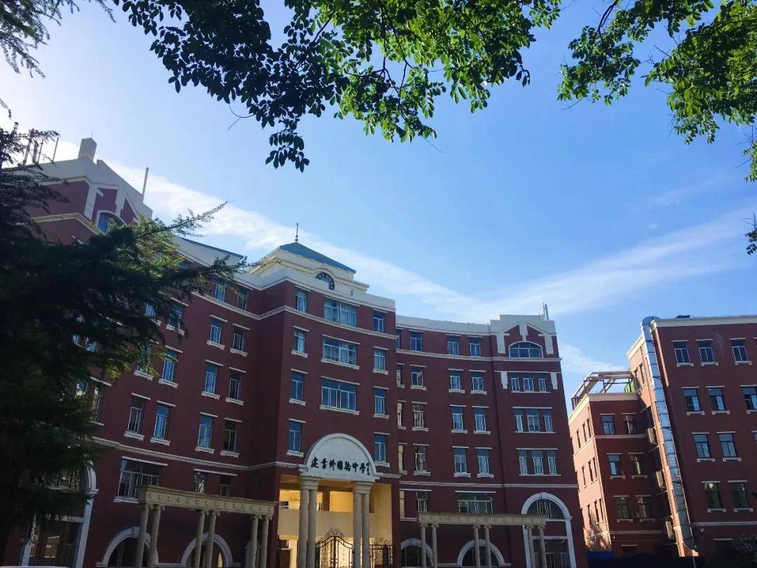 成绩提升快,综合素养高,建业外国语中学给你更好的未来!