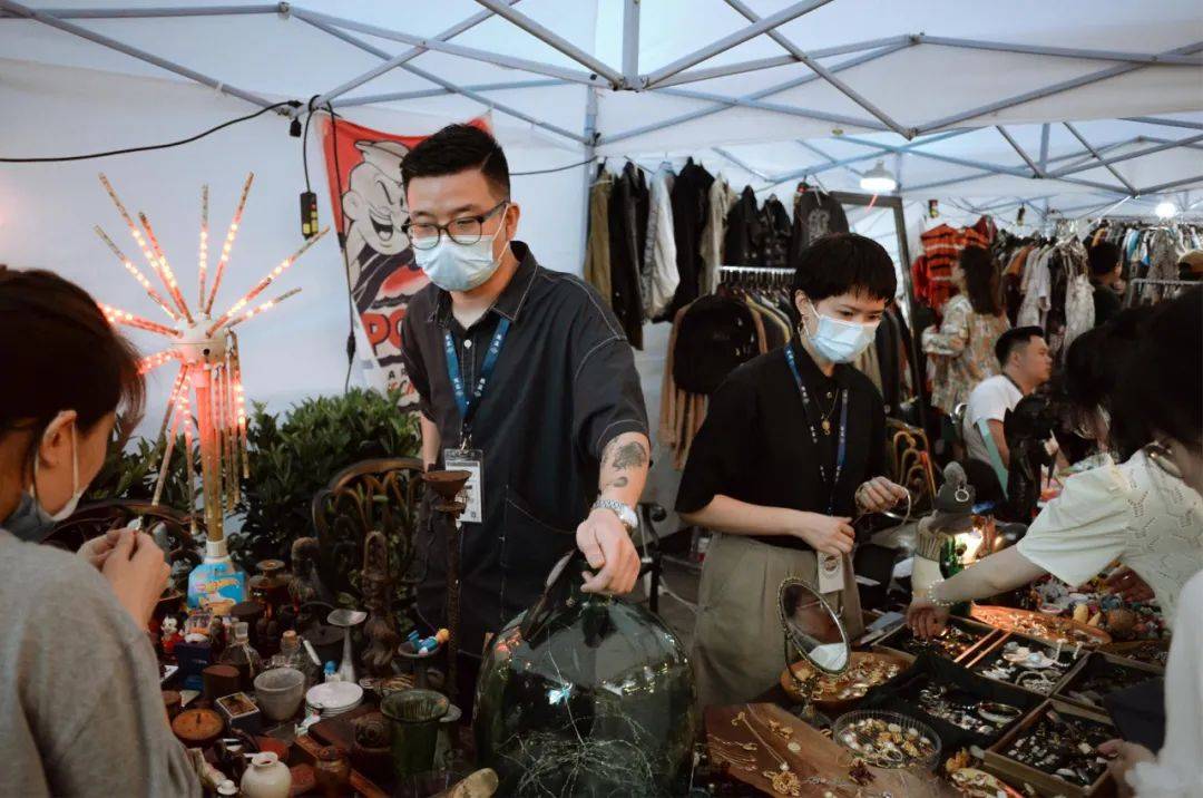 湖滨银泰in77银盐夏日复古市集火爆杭城