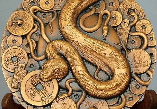 这些时辰出生的生肖蛇最好命,事业贵人扶持,情感爱人支持,好运老天