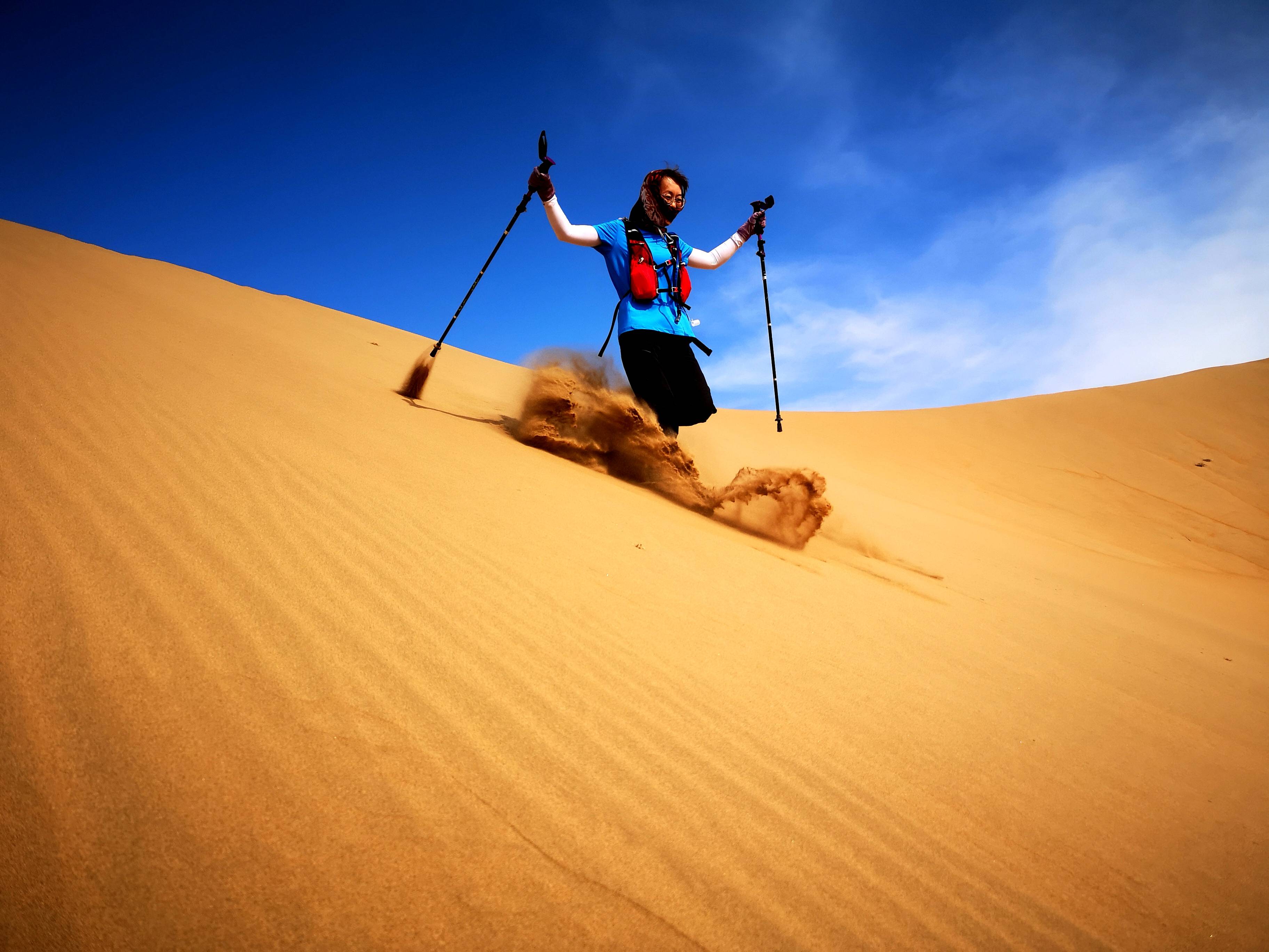 徒步穿越八百里库布其沙漠纪实——大漠"d"日