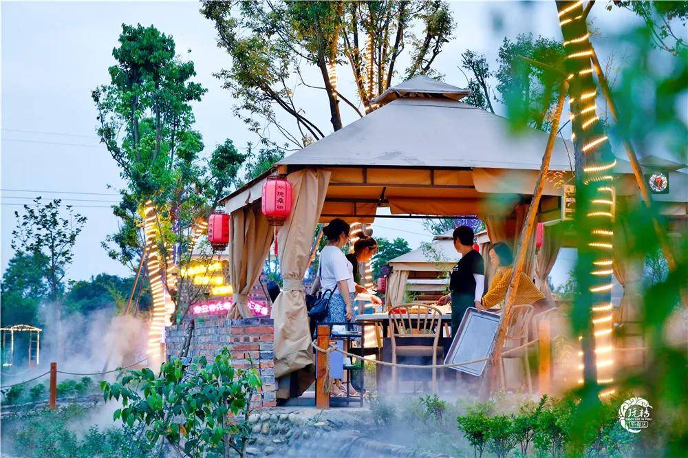 爆鲜!郫都区惊现网红火锅3.0版,200亩绝美天然氧吧潜藏水隐桑田!