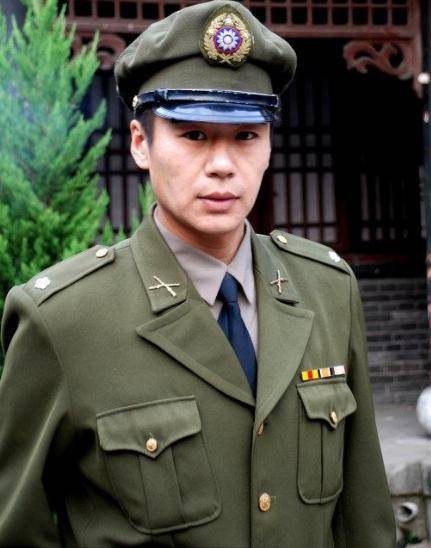 "山狼"徐佳:长达10年不被"当人",为爱暴瘦54斤,曾挑衅吴京