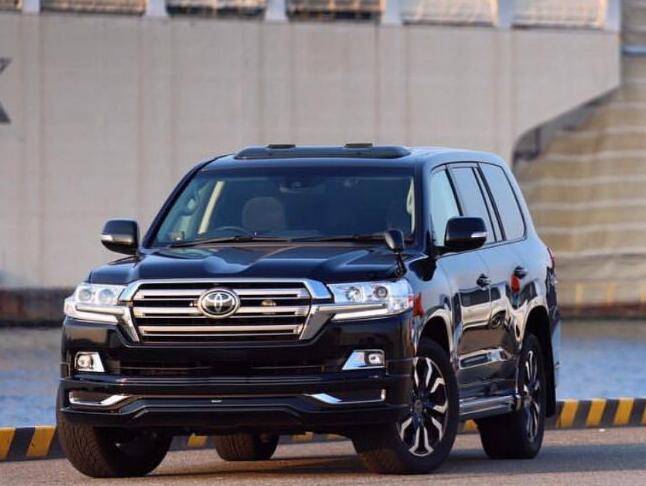 黑武士版丰田兰德酷路泽霸气外观强劲四驱新造型真霸气