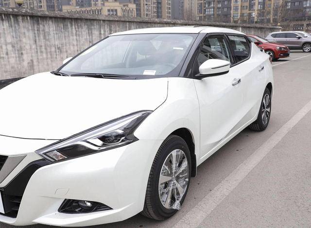 比轩逸更拉风的日产轿跑现跌至8万出头奈何根本没人要