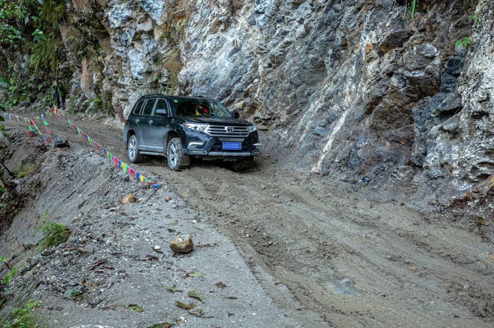 原创墨脱扎墨公路,最无奈的县级公路,用50年修成后依然年年修年年坏