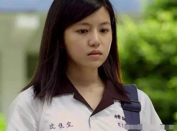 拍《神雕》之前,陈妍希还是"清纯少女,国民初恋"的标签,拍完之后,就