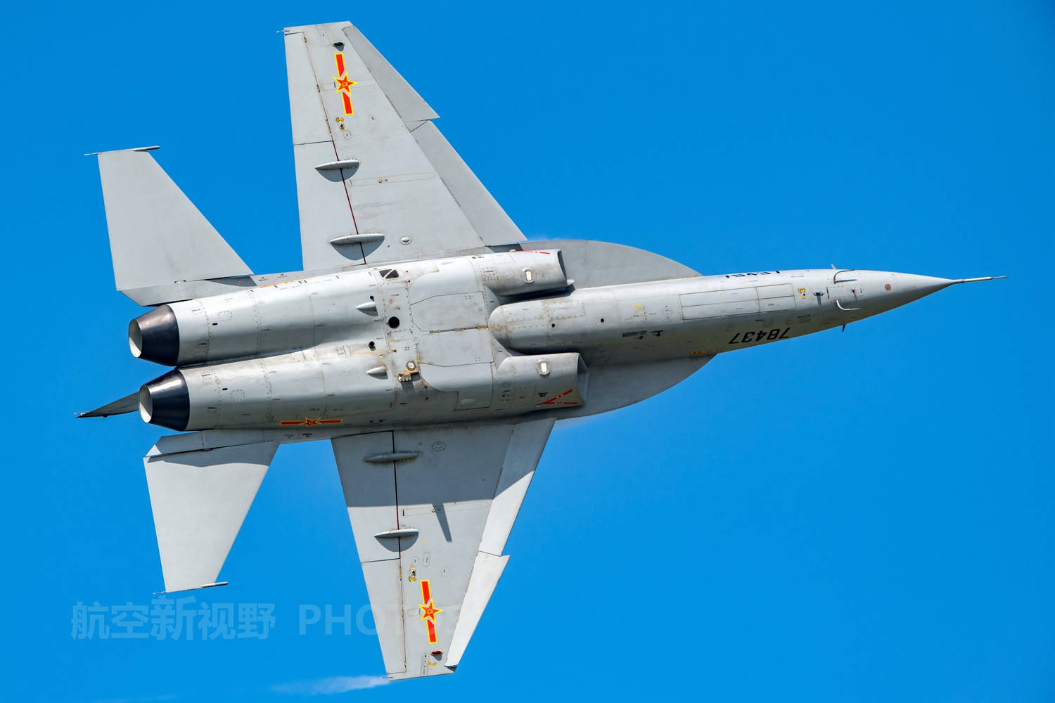 教-10战机有多美, 无法用语言来形容, 师出名门 实至名归