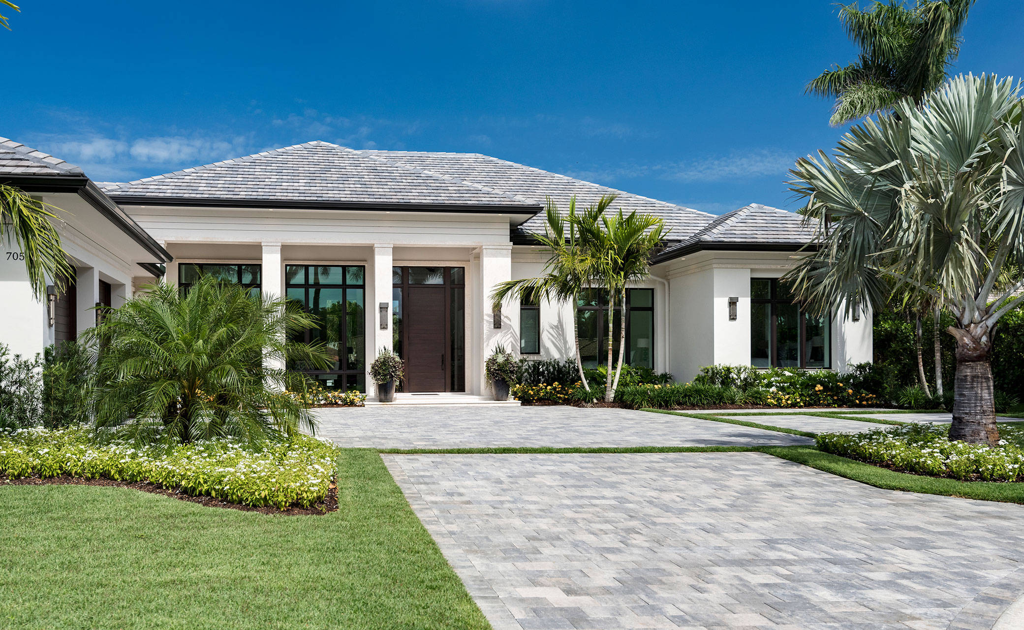 环球视野丨低调优雅,前卫成熟,佛罗里达州鹈鹕湾湖滨别墅