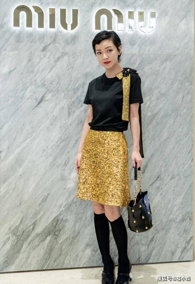 原创吴昕瘦身成功风格大变逆袭成为中筒袜教主来pick女团风穿搭