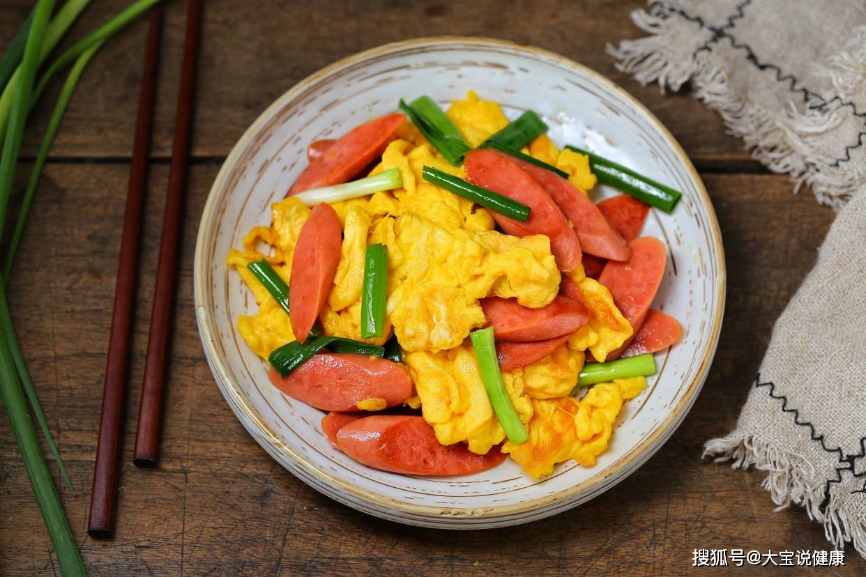 原创火腿肠别直接吃,加鸡蛋一起炒,香嫩美味倍儿下饭,几分钟就上桌