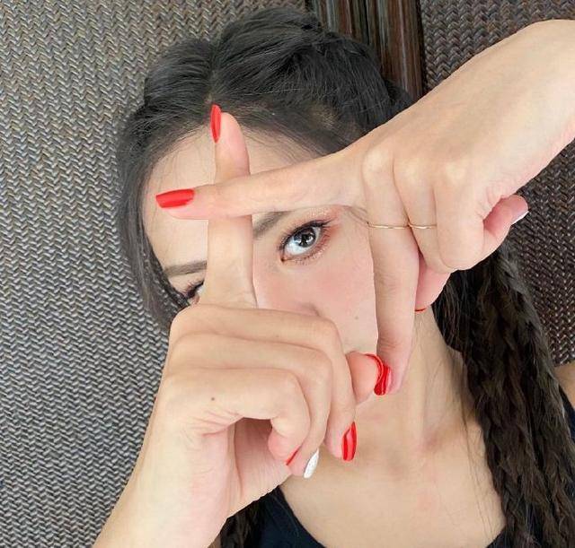 the9成团30天全员换头像 比统一手势团魂满满