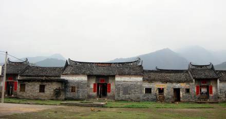 依山傍水现沧桑——平南范家大院