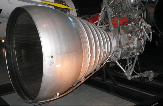 火箭发动机所需的燃料和助燃剂,分别存储于两个罐体中.