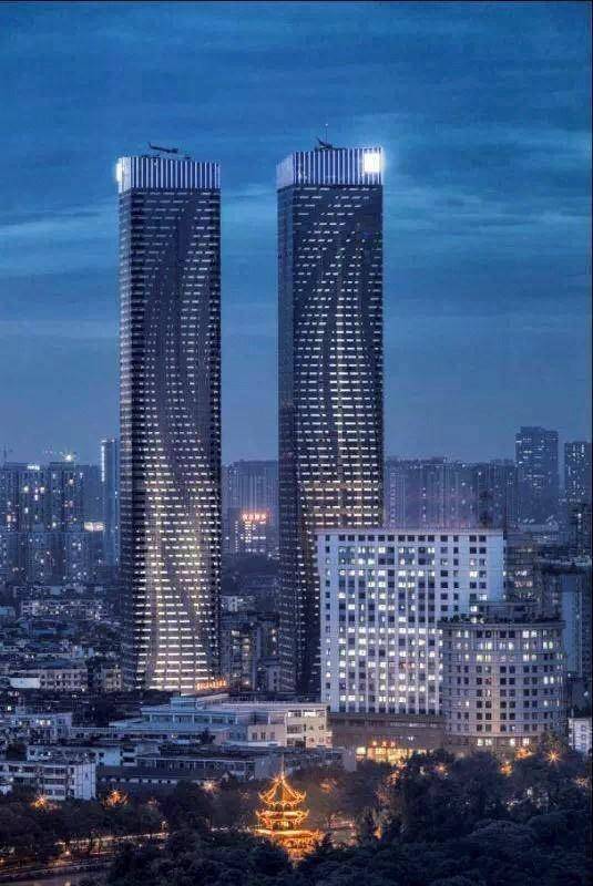迪拜阿玛尼公寓图片