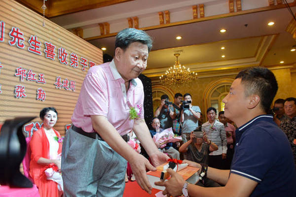 没想到白全福收杨志刚时早已寒了心!宁可在相声门绝后也不养逆徒_舒月