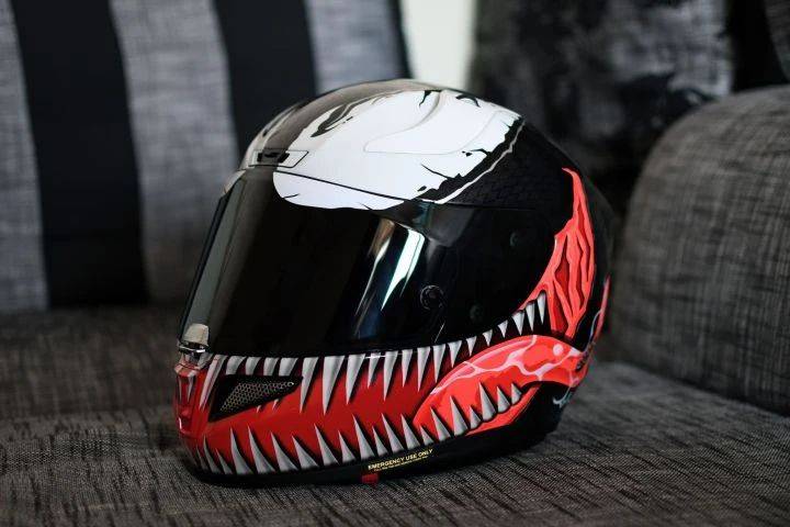 潮人有了这些头盔我的发型再也不会乱了