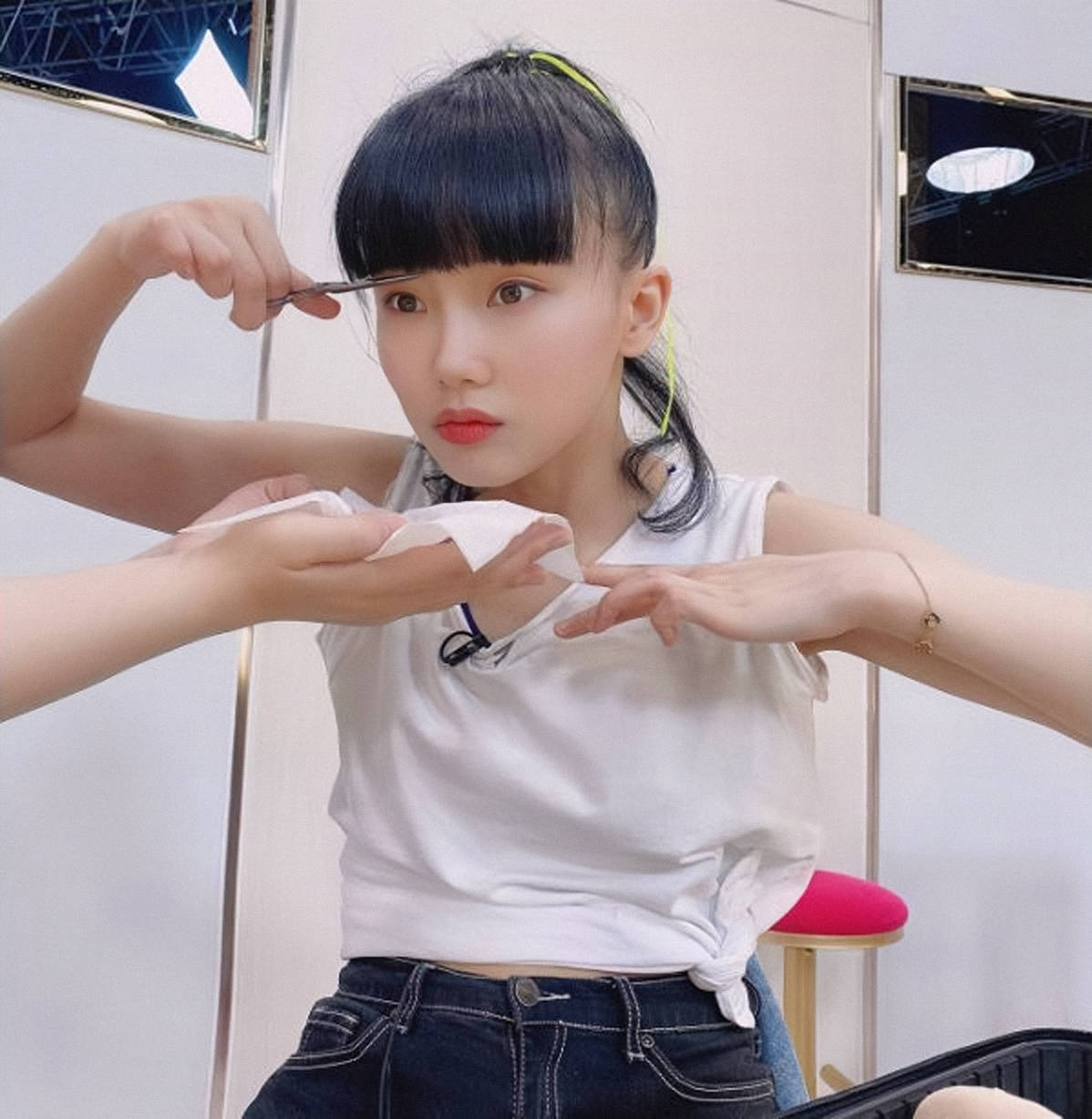 迪丽热巴齐刘海造型:秒变16岁,伊能静,黄龄纷纷使用减龄必杀技