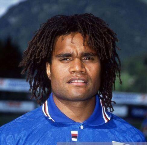 人生赢家卡伦布,土著出身捧神杯,拿下超模上演"美女与野兽"