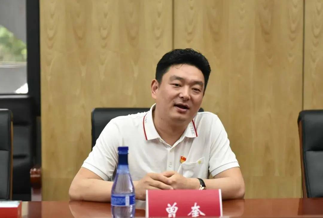 广东省门窗协会会长,亿合门窗董事长曾奎赵副市长认真听取了汇报,充分