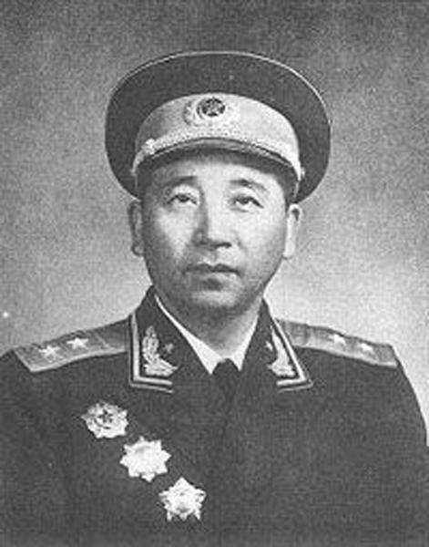 原创陈赓当过国防部副部长,他的一位部下,后来当了国防部长