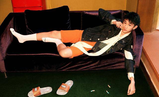 演《隐秘的角落》朱朝阳的荣梓杉是第二个吴磊吗?他把黄渤当目标