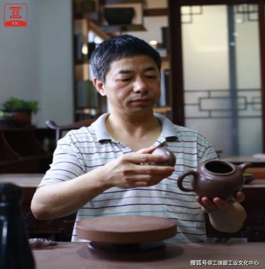 庄玉林:一生尽赋紫砂壶