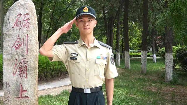 12所军校学员寄语高考生_陆军