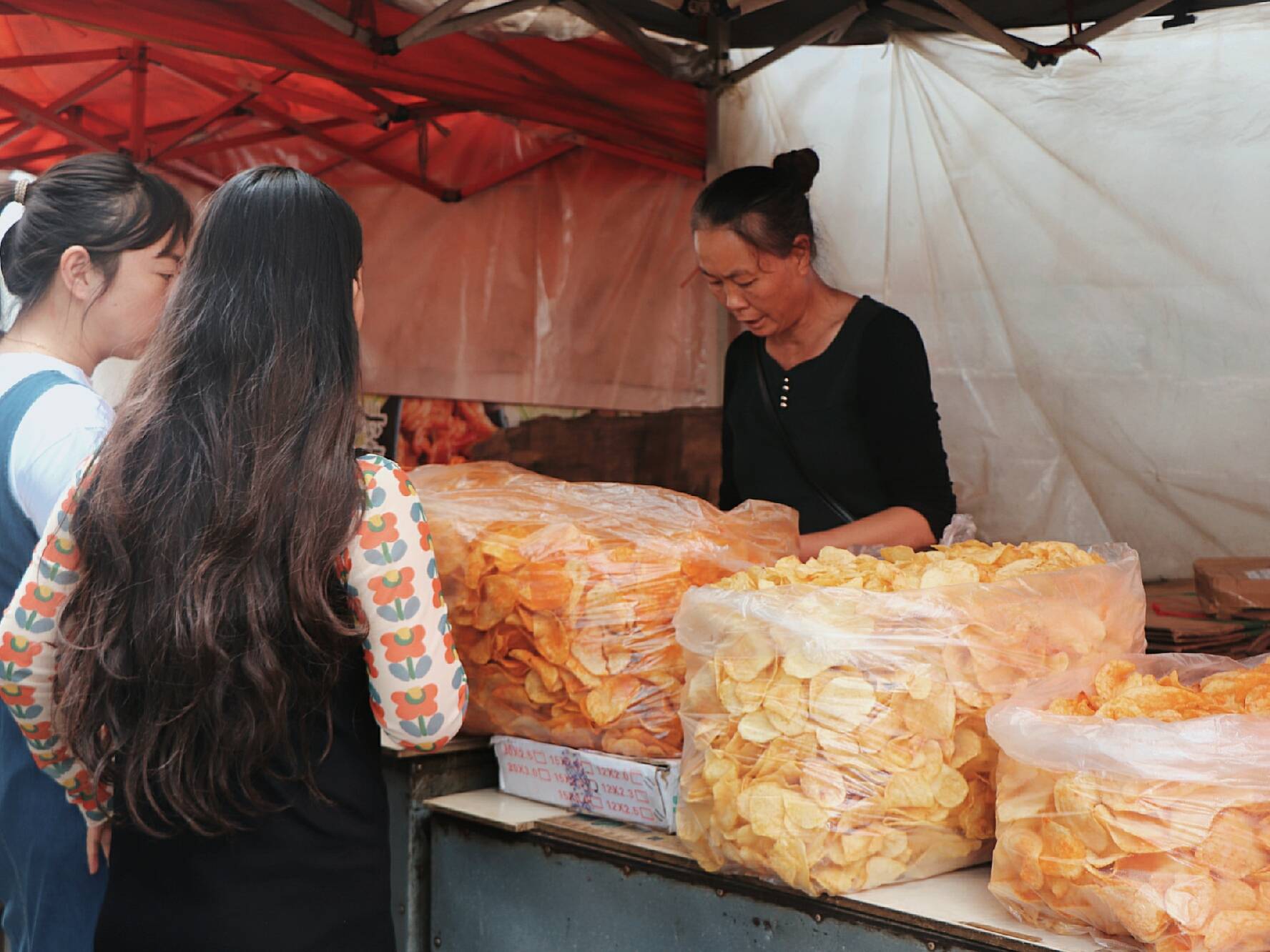 【细数丽江地摊美食】炸洋芋,在丽江,必须c位出道!